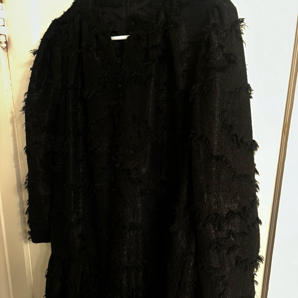 Elegant Black Textured Dress - Picture 4 of 5